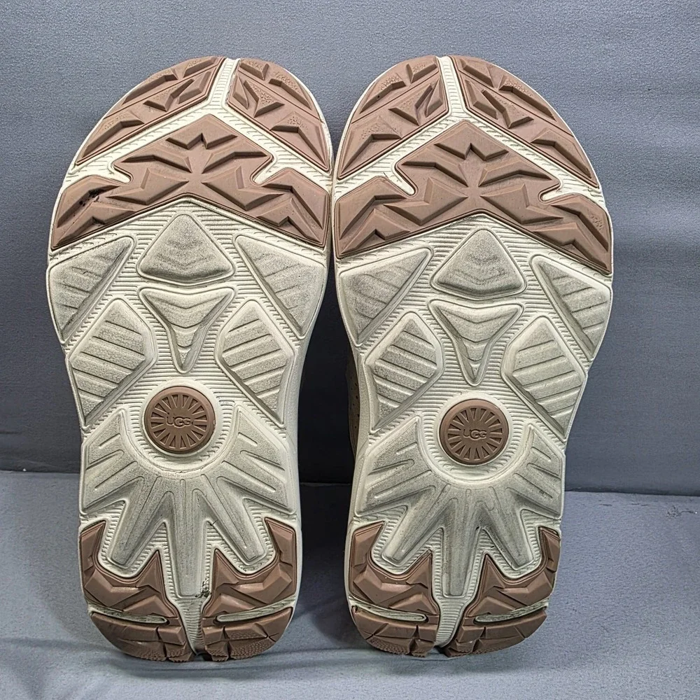 UGG CA805 V2 Remix Heritage Beige Athletic Chunky Shoes Sneaker Men's‎ Size 5.5